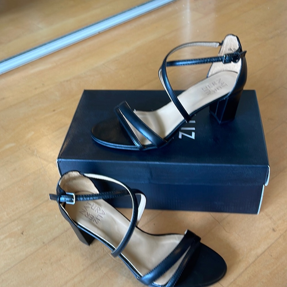 Naturalizer Becket Sandal